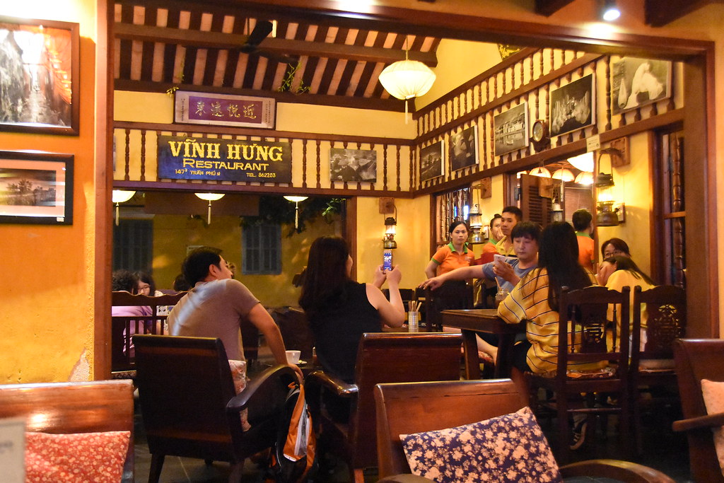 Community members enjoying a dining experience together